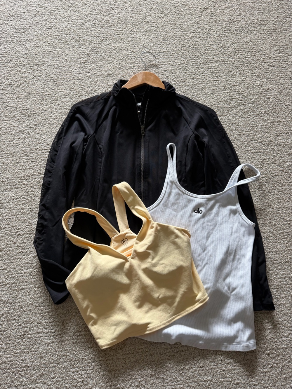 ALO Yoga Bundle, jacket, tank, crop bra. Size small